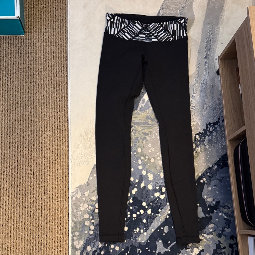 Lululemon Wonder Under Leggings size 6